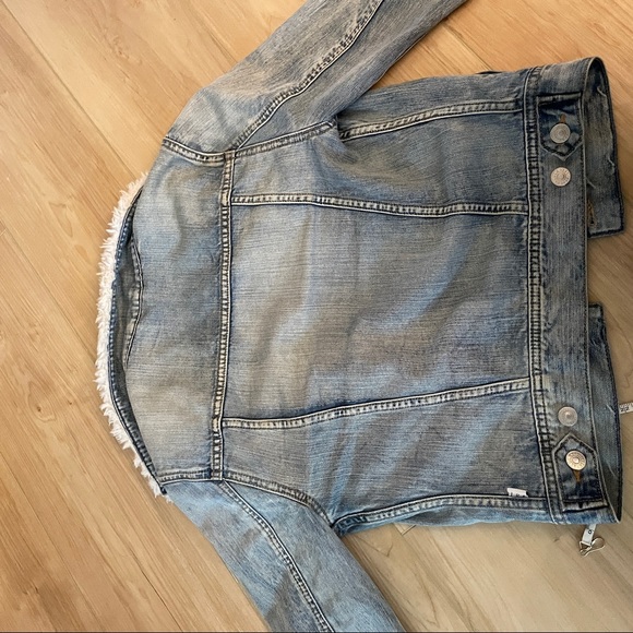 Aritzia talula Denim jacket with faux fur collar xs - Picture 3 of 9